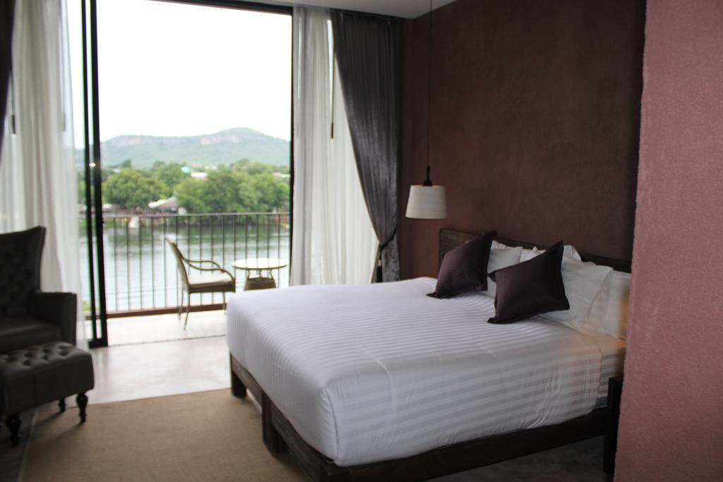 The Glory River Kwai Hotel Kanchanaburi Esterno foto